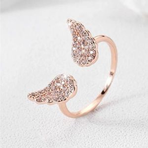 Wing rhinestone rose gold ring